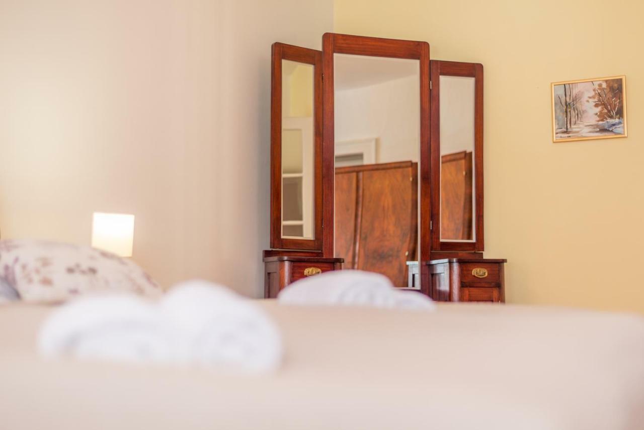 Apartman Tri mudraca Apartment Karanac Bagian luar foto