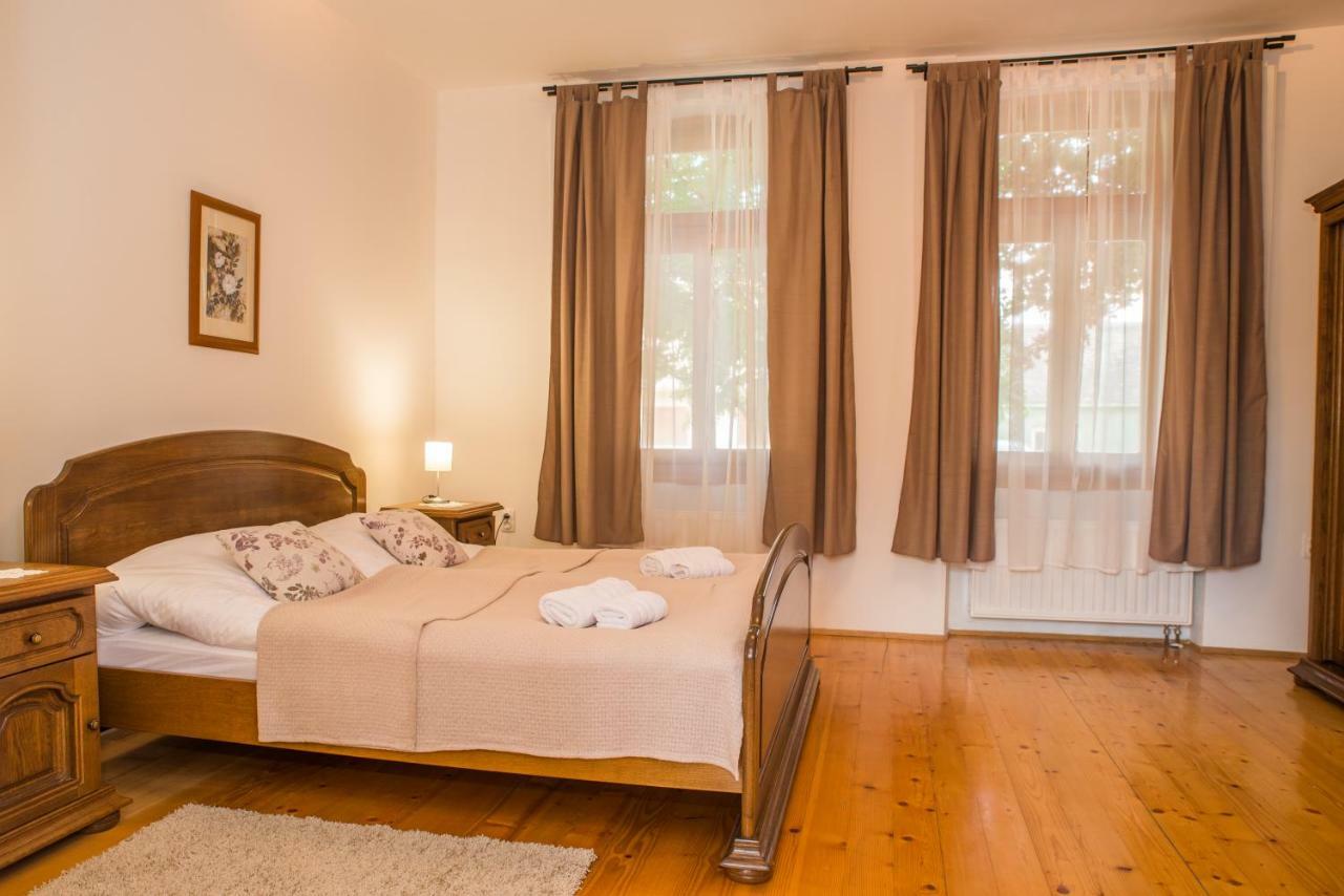 Apartman Tri mudraca Apartment Karanac Bagian luar foto